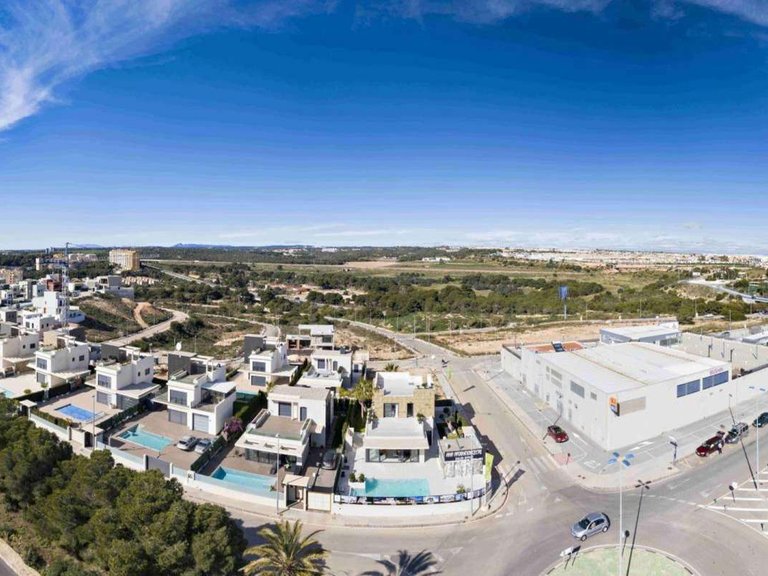 Villa for Sale in Orihuela Costa, Alicante 7