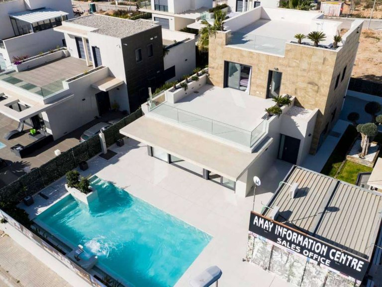 Villa for Sale in Orihuela Costa, Alicante 4