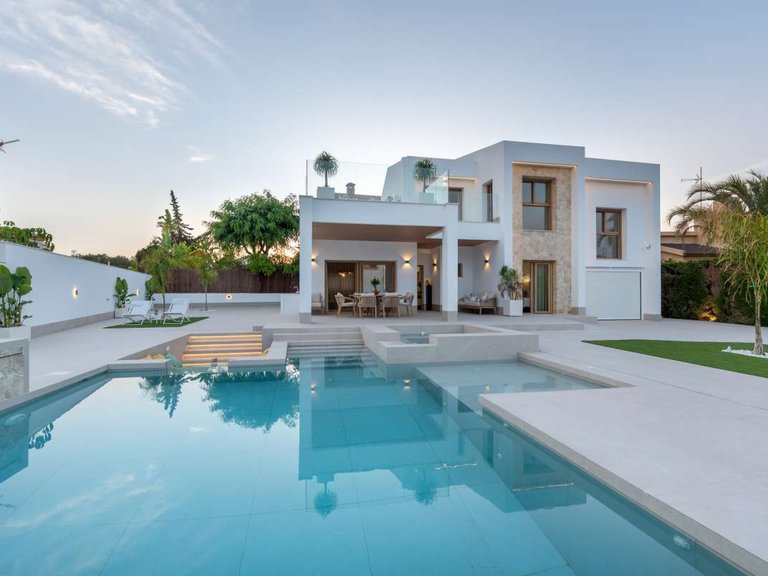 Villa for Sale in Orihuela Costa, Alicante 3