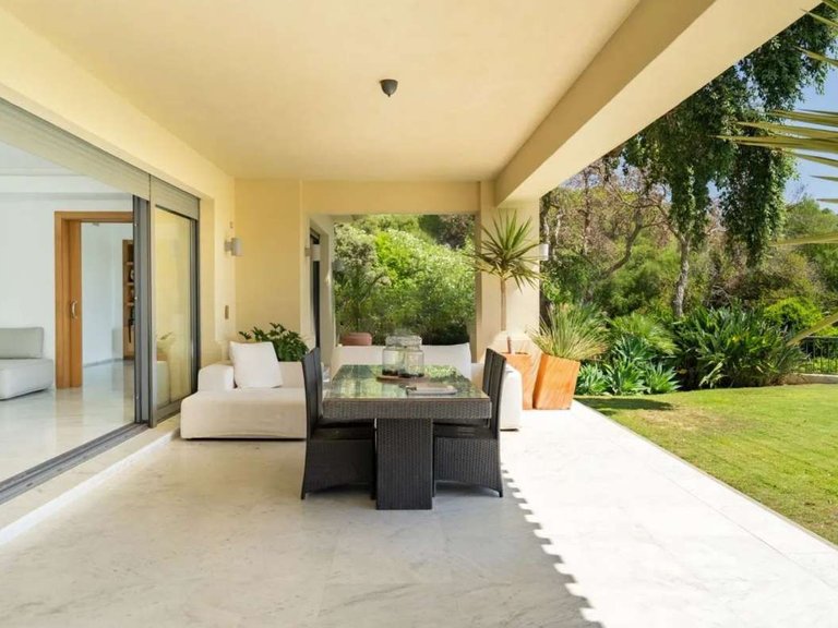 Villa for Sale in San Roque, Cadiz 12