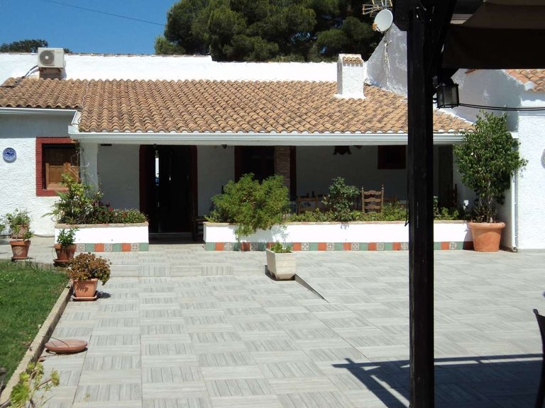 Villa for Sale in Lomas De Cabo Roig, Alicante 9