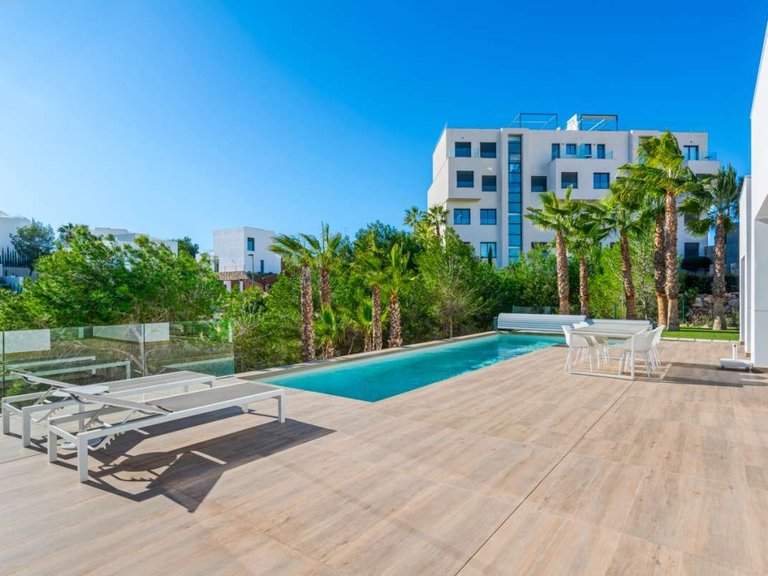 Villa for Sale in Las Colinas Golf And Country Club, Alicante 6