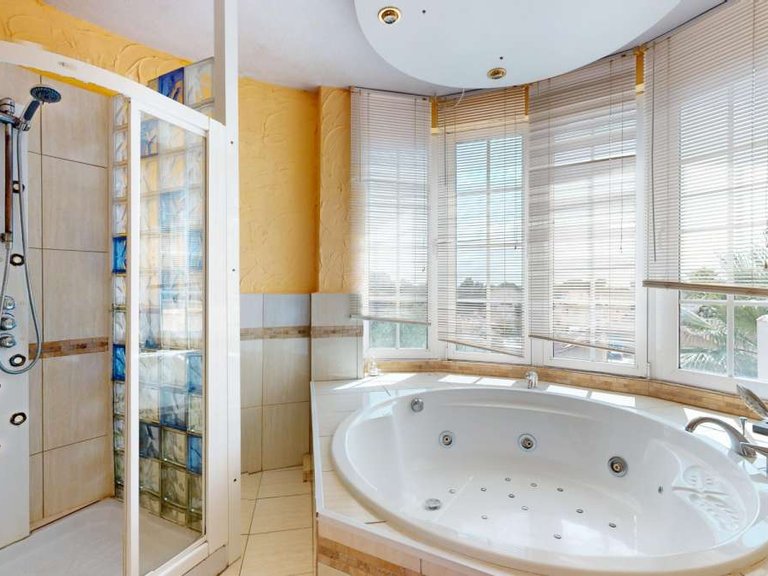 Villa for Sale in La Zenia, Alicante 20