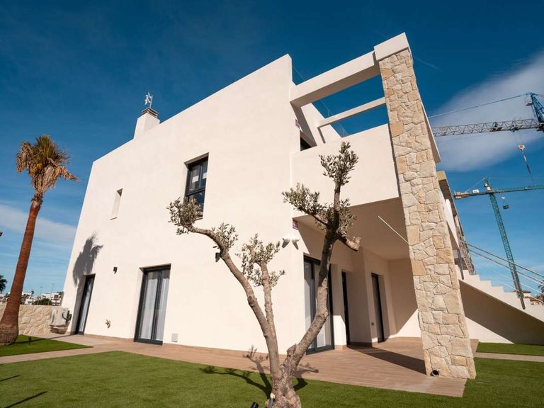 Villa for Sale in Pilar De La Horadada, Alicante 47