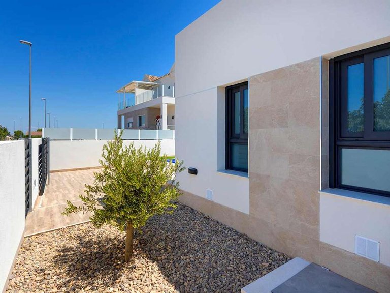 Town House for Sale in Daya Nueva, Alicante 3