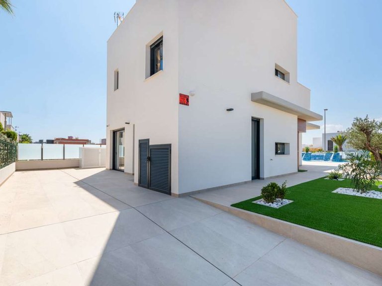 Villa for Sale in Dehesa De Campoamor, Alicante 8