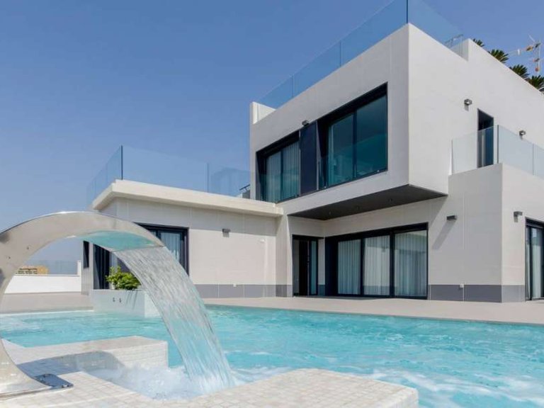 Villa for Sale in Dehesa De Campoamor, Alicante 1