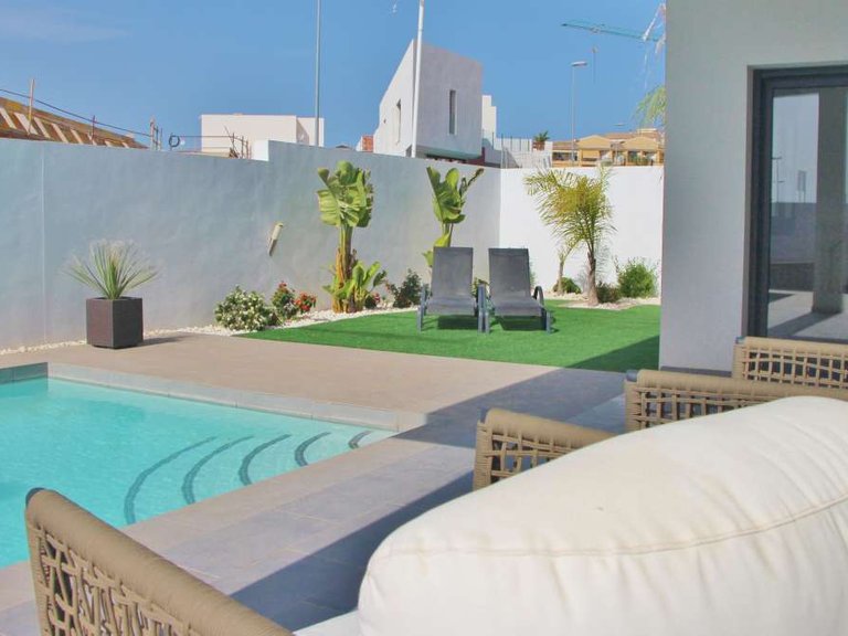 Villa for Sale in Inland Rafal, Alicante 4
