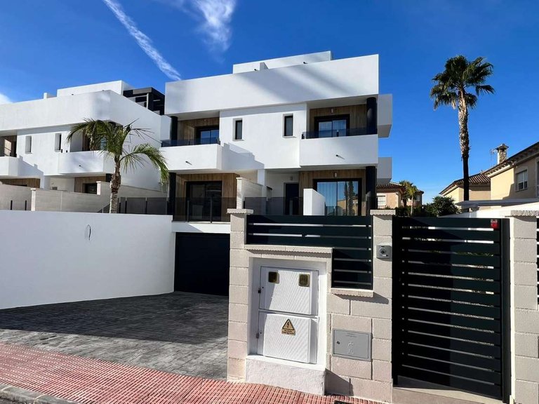 Town House for Sale in Benferri, Alicante 6