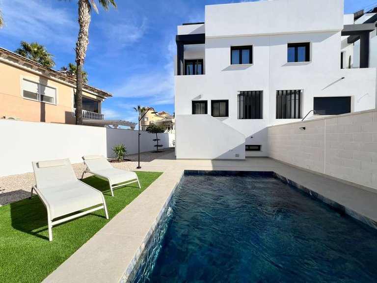 Town House for Sale in Benferri, Alicante 14