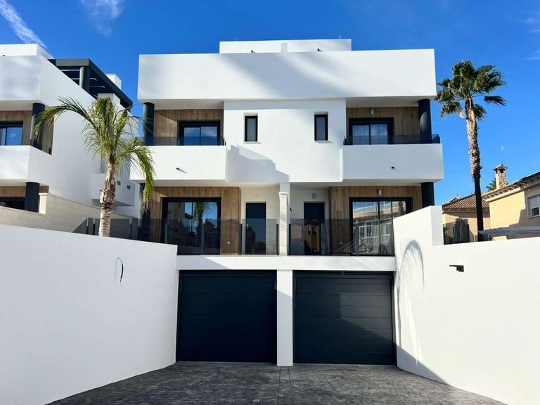 Town House for Sale in Benferri, Alicante 4
