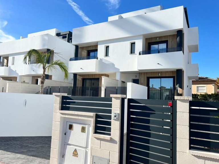Town House for Sale in Benferri, Alicante 1