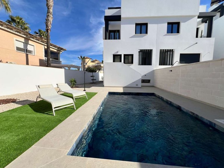 Town House for Sale in Benferri, Alicante 5