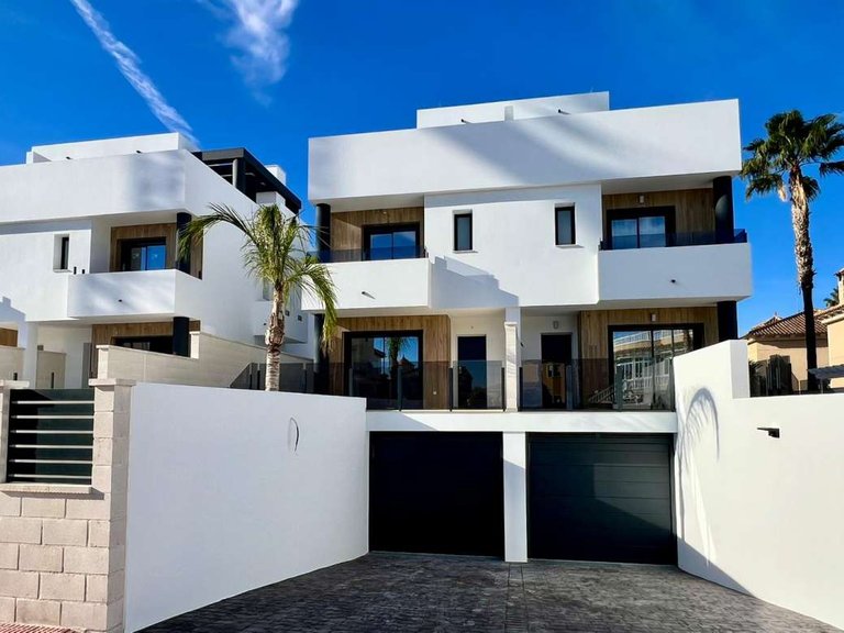 Town House for Sale in Benferri, Alicante 2