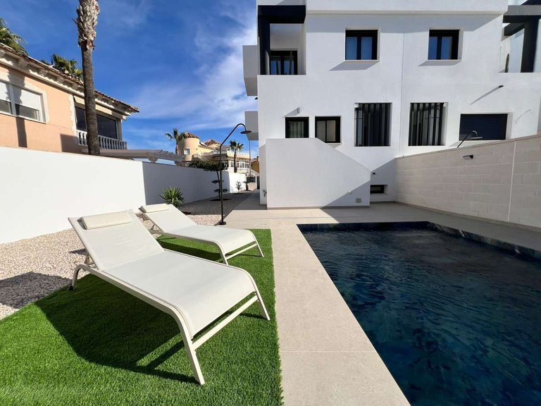 Town House for Sale in Benferri, Alicante 9
