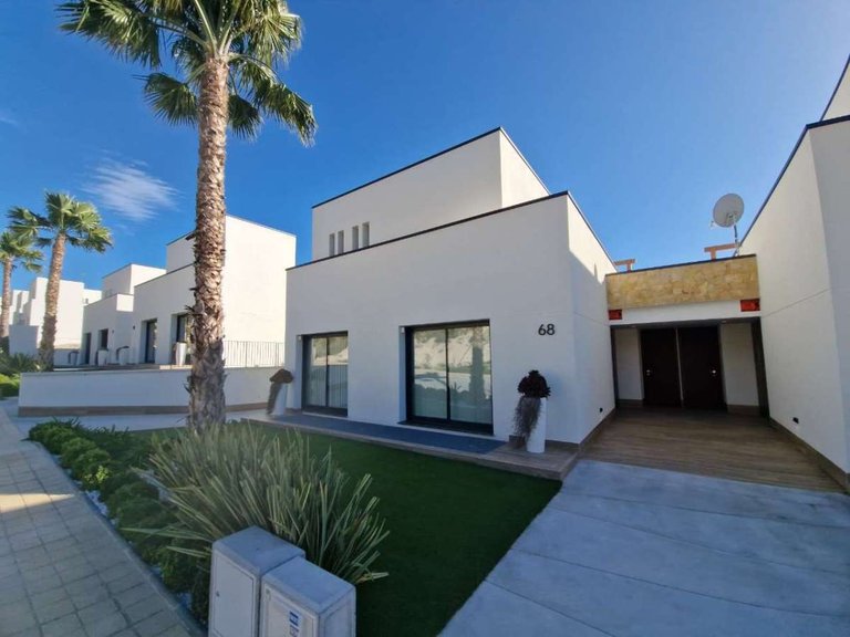 Villa for Sale in Font Del Llop, Alicante 2