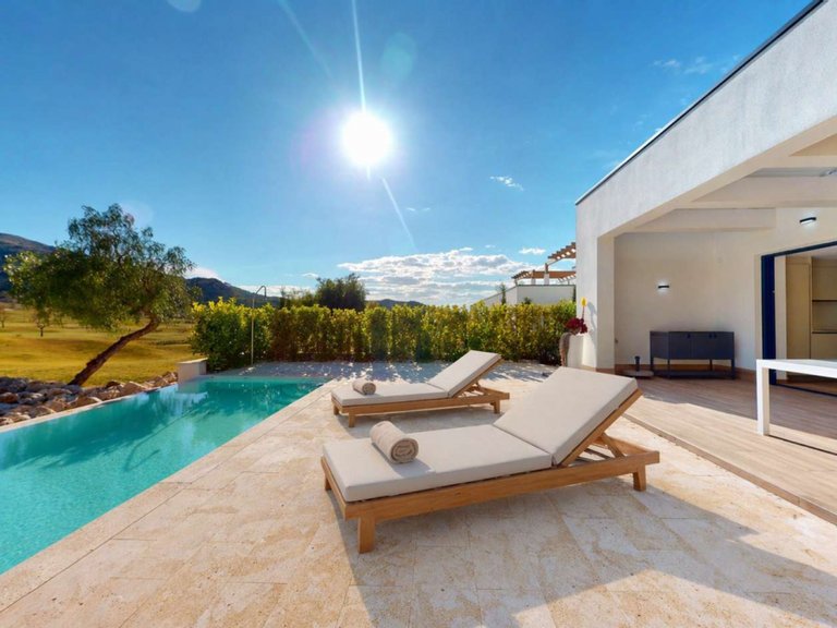 Villa for Sale in Font Del Llop, Alicante 1