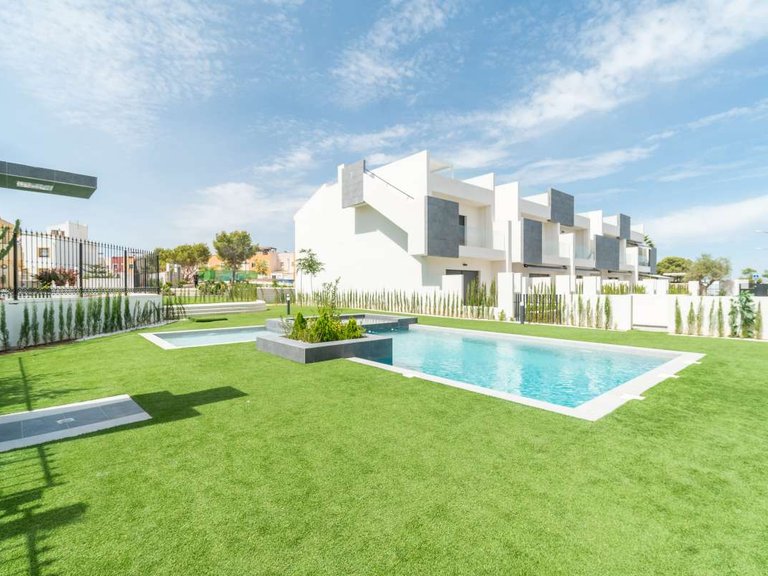 Villa for Sale in Torrevieja, Alicante 2