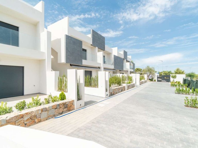 Villa for Sale in Torrevieja, Alicante 5
