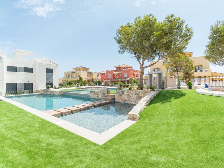 Villa for Sale in Torrevieja, Alicante 9