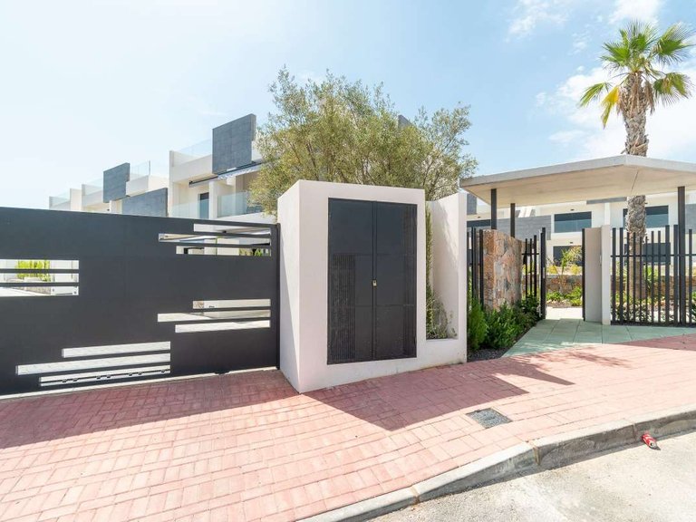 Villa for Sale in Torrevieja, Alicante 21