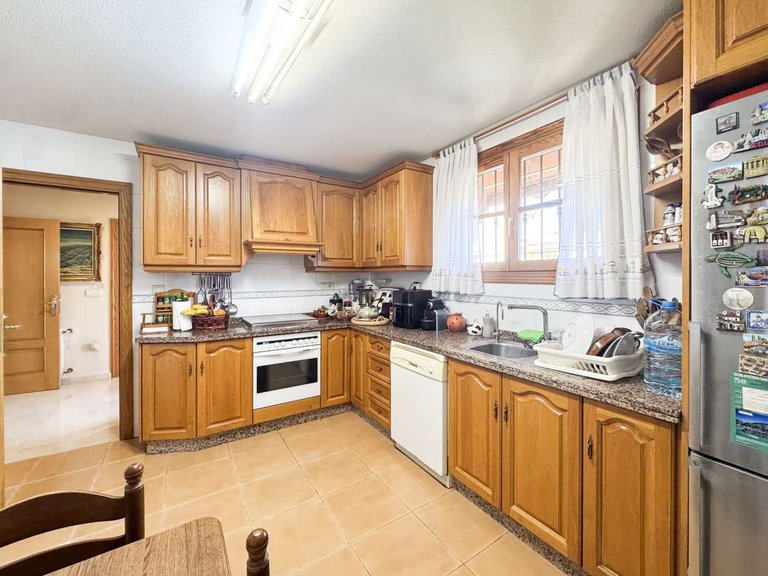 Villa for Sale in Mutxamel, Alicante 7