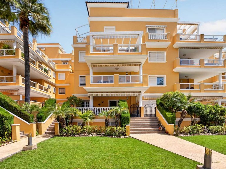 Apartment for Sale in Costa Blanca Cabo Roig, Alicante 9