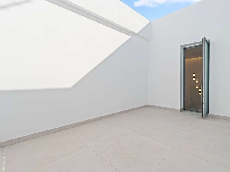 Villa for Sale in Benidorm, Alicante 8