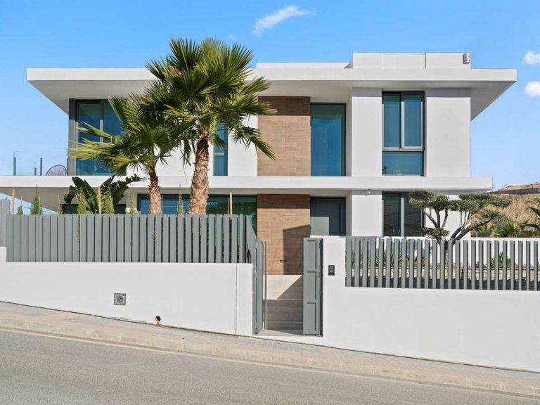 Villa for Sale in Benidorm, Alicante 1