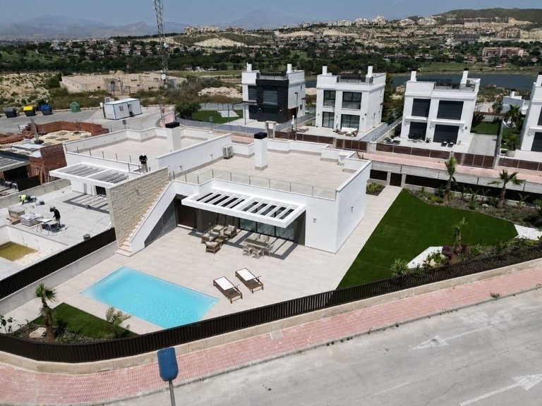 Villa for Sale in Mutxamel, Alicante 33