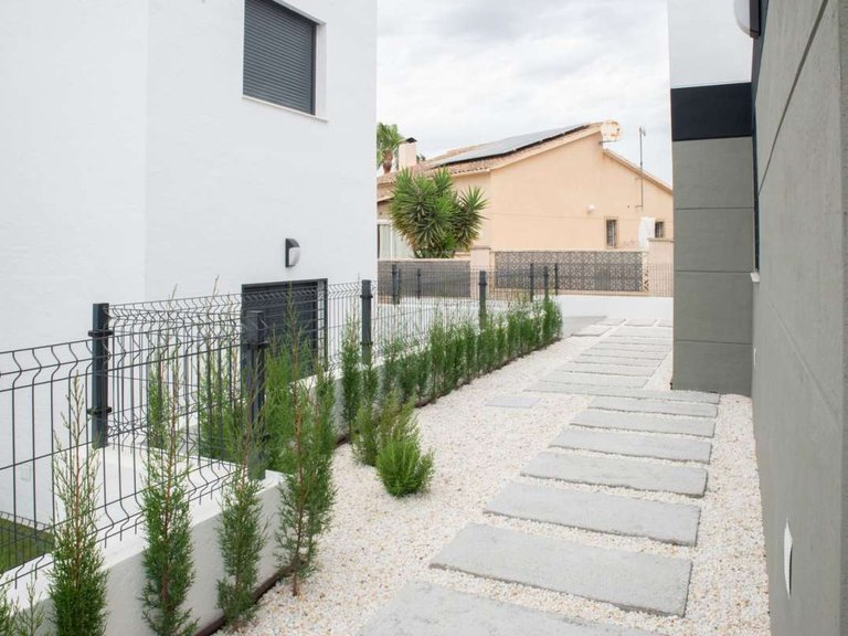 Villa for Sale in Busot, Alicante 10