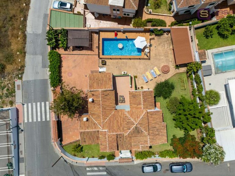 Villa for Sale in Burriana, Malaga 32