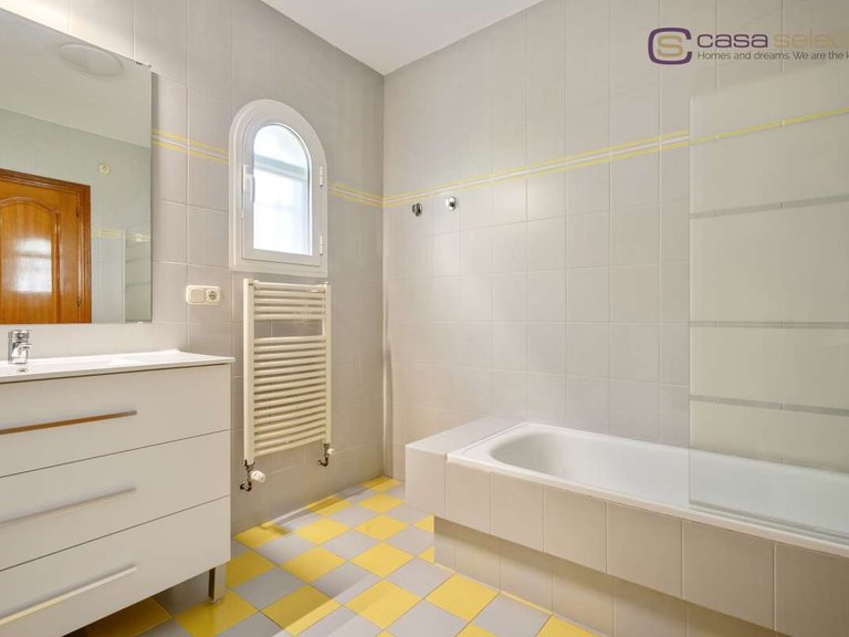 Villa for Sale in Burriana, Malaga 18