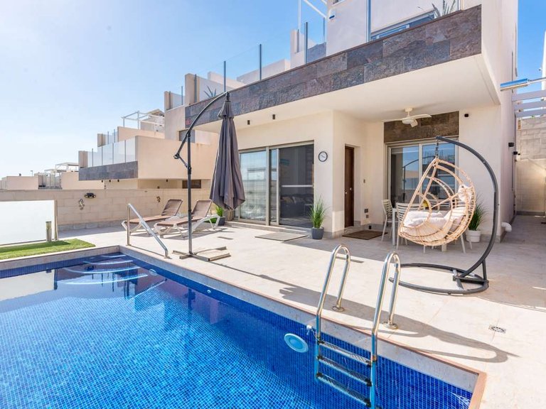 Villa for Sale in Orihuela Costa, Alicante 5