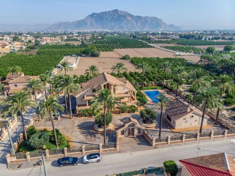 Villa for Sale in Inland Molins, Alicante 2