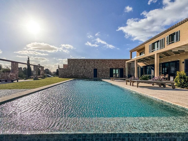 Country House for Sale in Ses Salines, Balearic Islands 12