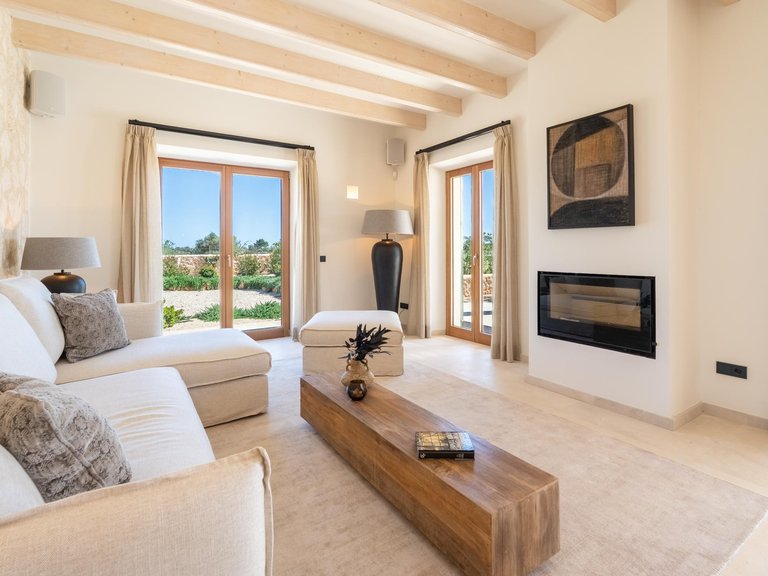Country House for Sale in Es Llombards, Balearic Islands 9