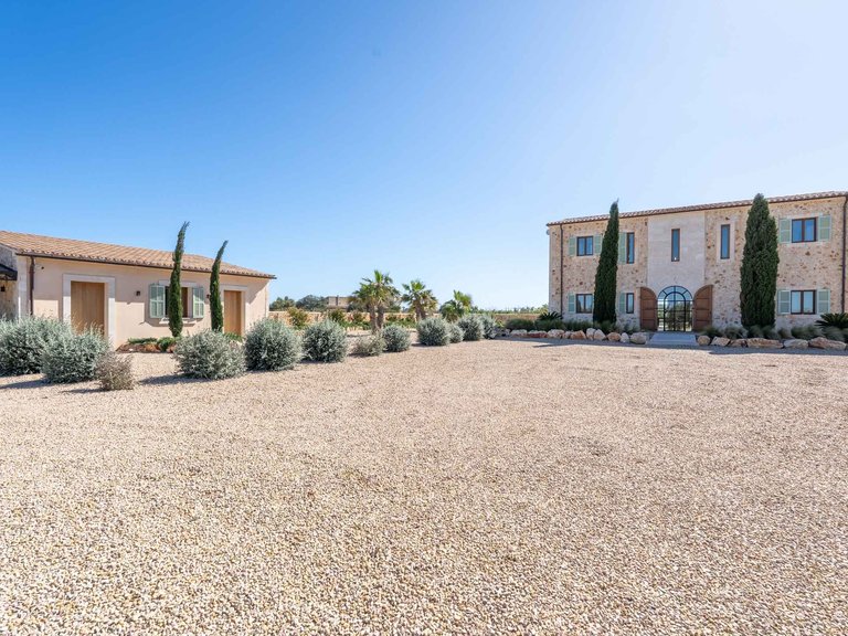Country House for Sale in Es Llombards, Balearic Islands 40