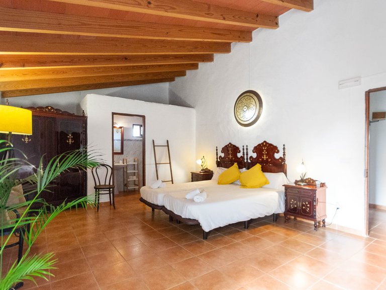 Country House for Sale in Felanitx, Balearic Islands 2