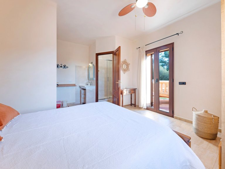 Country House for Sale in Felanitx, Balearic Islands 10