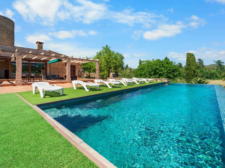 Country House for Sale in Felanitx, Balearic Islands 2