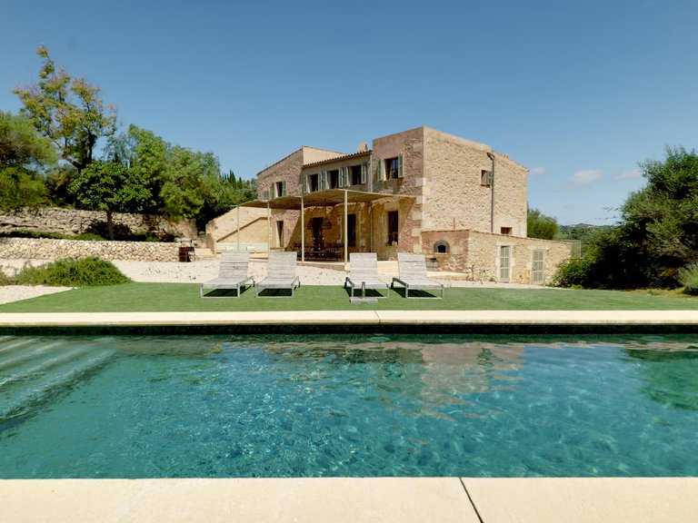 Country House for Sale in Manacor, Balearic Islands 1