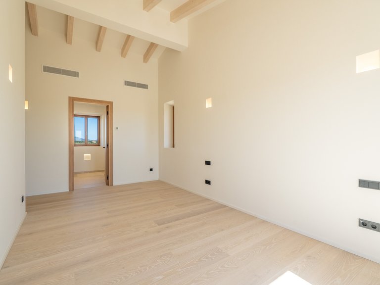 Country House for Sale in Es Llombards, Balearic Islands 13