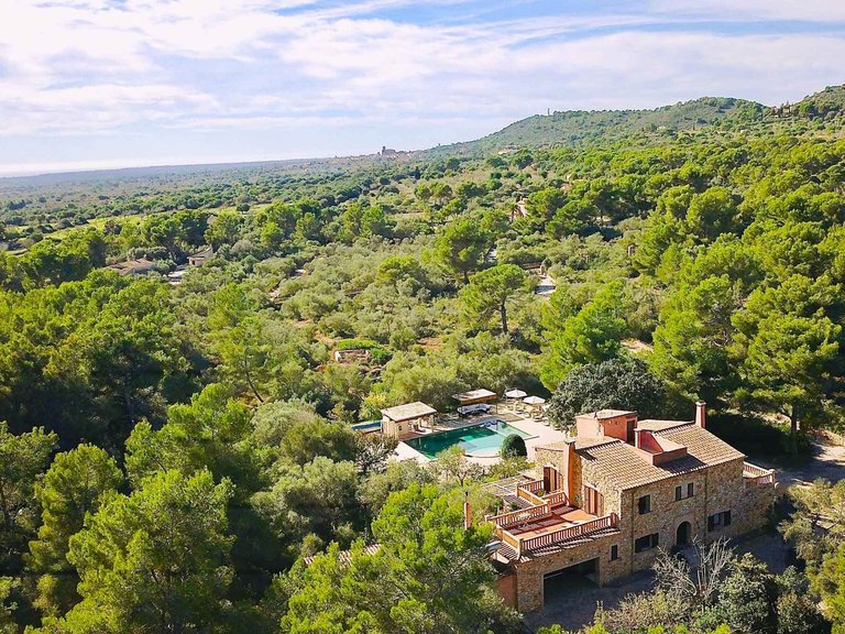 Country House for Sale in Felanitx, Balearic Islands 1