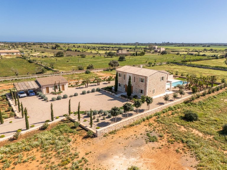 Country House for Sale in Es Llombards, Balearic Islands 44