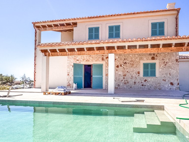 Country House for Sale in Ses Salines, Balearic Islands 1