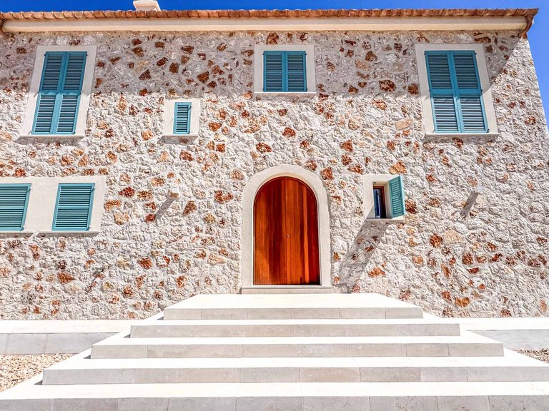 Country House for Sale in Ses Salines, Balearic Islands 4