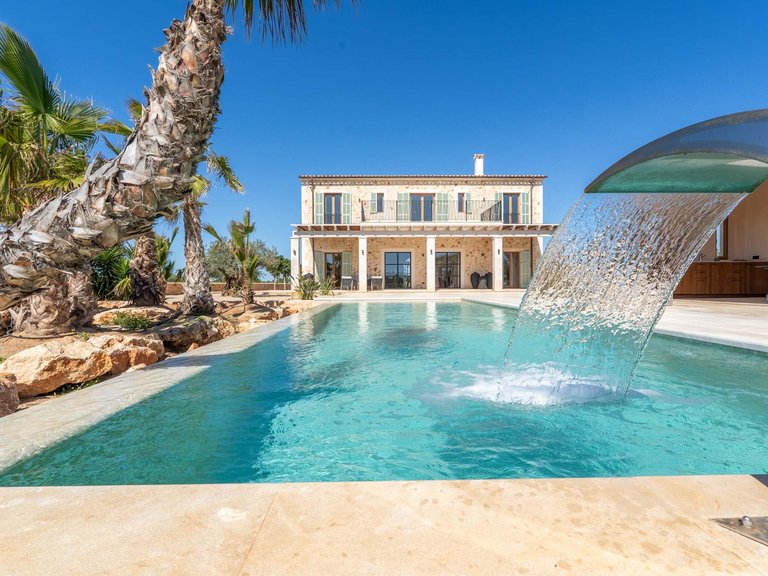 Country House for Sale in Es Llombards, Balearic Islands 32