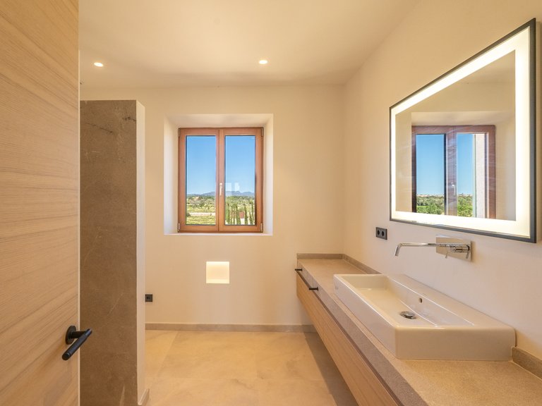 Country House for Sale in Es Llombards, Balearic Islands 30