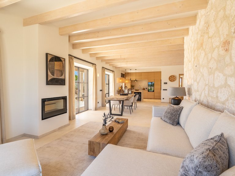 Country House for Sale in Es Llombards, Balearic Islands 10